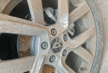 車輪轂里面圓盤生銹怎么辦？
